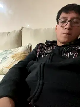 Snapshot of LAngel21 chatting on 01/08/26, 04:48 LAngel21 online show from 01/08/26, 04:48