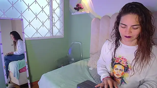 Snapshot of BiancaLuxx_ chatting on 03/09/26, 12:09 BiancaLuxx online show from 03/09/26, 12:09