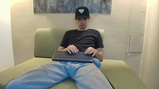 ISRAEL GRAY online show from 10/21/25, 07:47