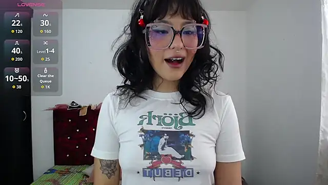 Lia Carter  online show from 12/17/25, 09:32