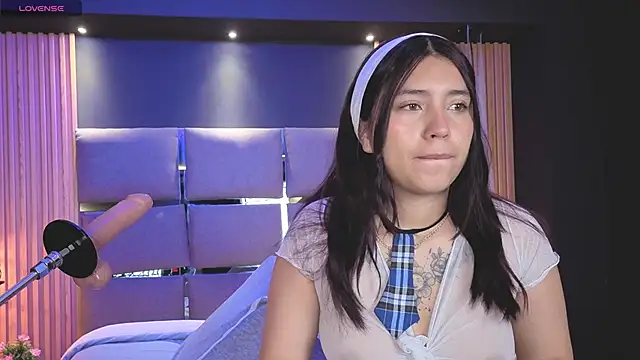 Emily Roberts9 online show from 11/22/25, 11:31