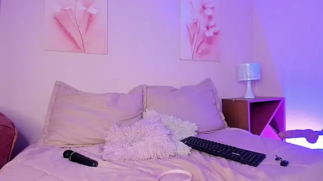 Snapshot of Nikolbrice chatting on 11/12/25, 07:13 Nikolbrice online show from 11/12/25, 07:13