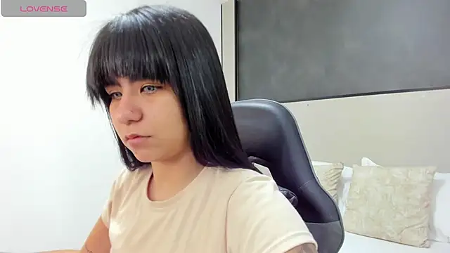 fiorella18  online show from 11/18/25, 03:01