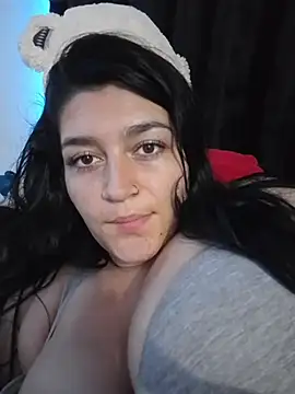 alejitasweet online show from 10/27/25, 01:42