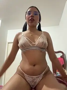 Snapshot of Brianna_bunny05 chatting on 11/02/25, 03:31 Brianna bunny05 online show from 11/02/25, 03:31