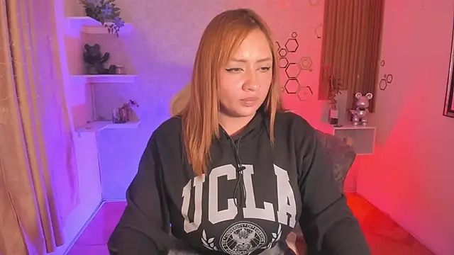 EvelynVega0 online show from 11/14/25, 04:11