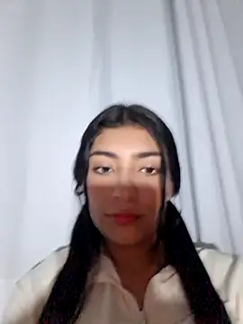 Snapshot of Sweed-virgin-pussy chatting on 05/18/26, 04:07 Sweed-virgin-pussy online show from 05/18/26, 04:07