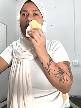 Nadia hasbun online show from 12/13/25, 10:04