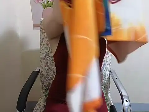 Snapshot of Sweetest_Zara18xx chatting on 12/16/25, 12:59 Sweetest Zara18xx online show from 12/16/25, 12:59