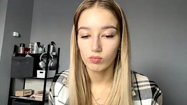 SweetCatherine online show from 10/15/25, 06:02