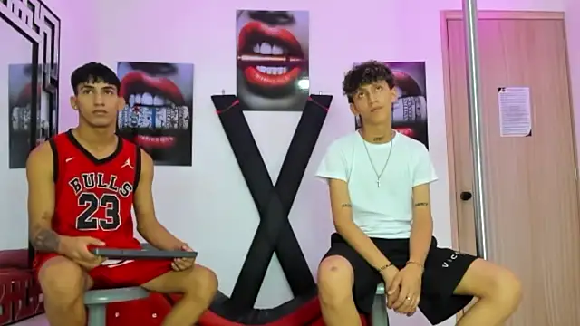 VERY HOT GUYS online show from 10/18/25, 01:30