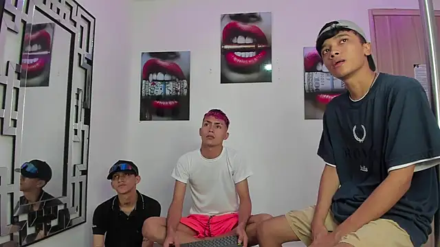 VERY HOT GUYS online show from 12/05/25, 01:09