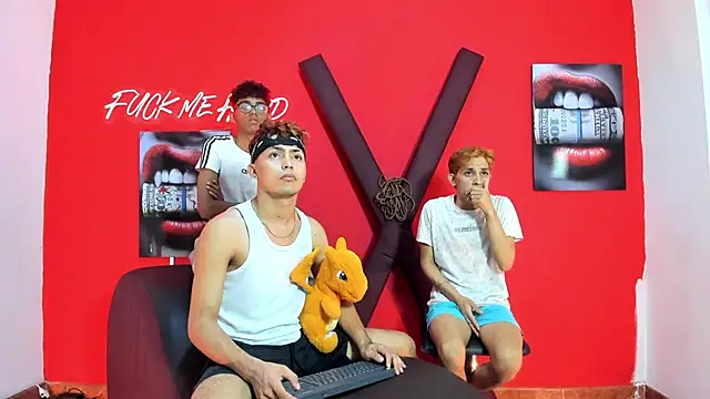 VERY HOT GUYS online show from 03/19/26, 07:40