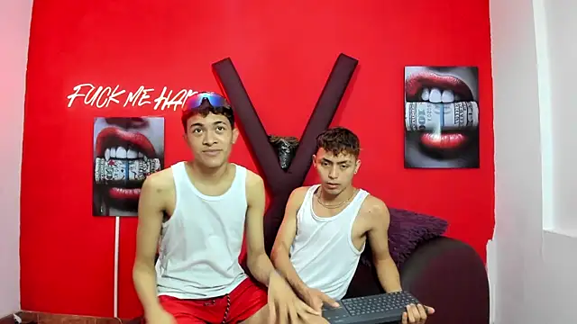 VERY HOT GUYS online show from 03/28/26, 07:13