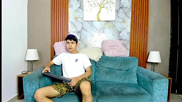 Snapshot of VERY_HOT_GUYS chatting on 05/23/26, 07:13 VERY HOT GUYS online show from 05/23/26, 07:13