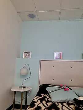 annyaparis online show from 10/14/25, 02:18