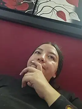 Snapshot of annyaparis chatting on 11/22/25, 12:48 annyaparis online show from 11/22/25, 12:48