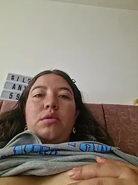 Snapshot of annyaparis chatting on 12/05/25, 12:36 annyaparis online show from 12/05/25, 12:36