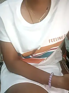 Snapshot of tamil_thaara03 chatting on 12/22/25, 06:05 tamil thaara03 online show from 12/22/25, 06:05