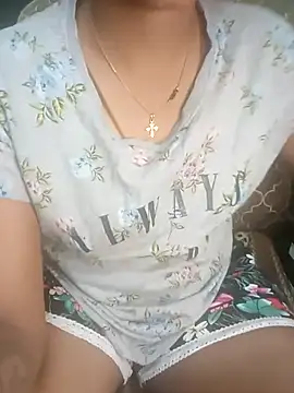 Snapshot of tamil_thaara03 chatting on 02/11/26, 03:06 tamil thaara03 online show from 02/11/26, 03:06