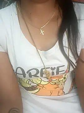 Snapshot of tamil_thaara03 chatting on 02/15/26, 08:27 tamil thaara03 online show from 02/15/26, 08:27