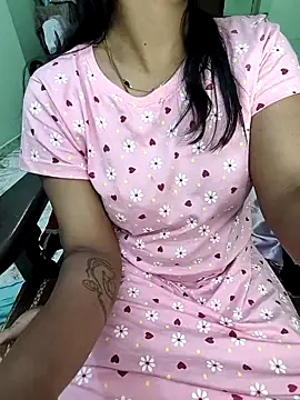 Snapshot of tamil_thaara03 chatting on 03/11/26, 06:14 tamil thaara03 online show from 03/11/26, 06:14