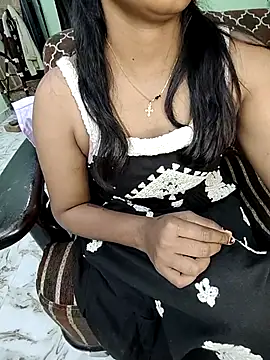 Snapshot of tamil_thaara03 chatting on 03/15/26, 06:36 tamil thaara03 online show from 03/15/26, 06:36