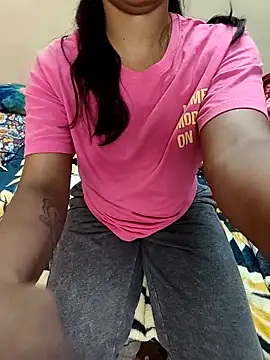 Snapshot of tamil_thaara03 chatting on 03/18/26, 01:20 tamil thaara03 online show from 03/18/26, 01:20