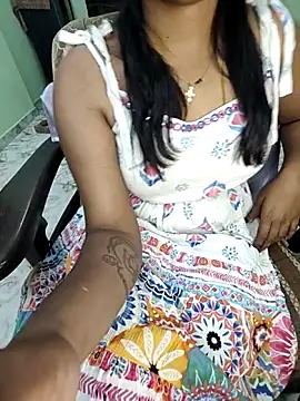 Snapshot of tamil_thaara03 chatting on 03/25/26, 06:47 tamil thaara03 online show from 03/25/26, 06:47