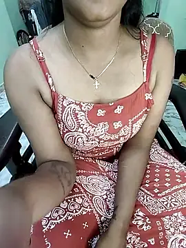 Snapshot of tamil_thaara03 chatting on 04/15/26, 06:15 tamil thaara03 online show from 04/15/26, 06:15