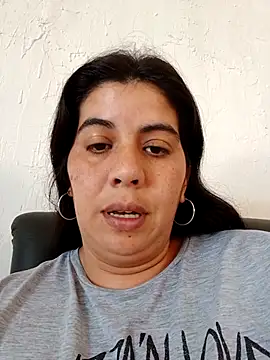 Snapshot of Benditofetiche chatting on 11/09/25, 04:05 Benditofetiche online show from 11/09/25, 04:05