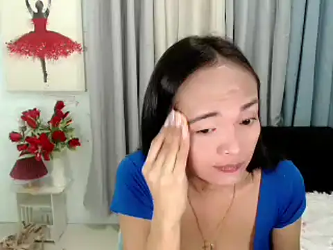 xAsianTOPModelx online show from 11/17/25, 10:54