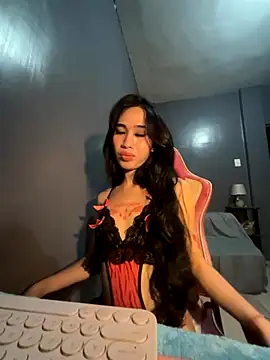 Snapshot of SweetRosie18 chatting on 10/13/25, 02:50 SweetRosie18 online show from 10/13/25, 02:50