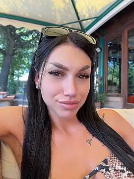 Snapshot of ilariea_girl chatting on 06/29/26, 01:11 ilariea girl online show from 06/29/26, 01:11
