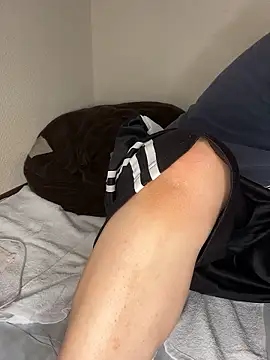 Snapshot of kumatan3434 chatting on 10/10/25, 01:10 kumatan3434 online show from 10/10/25, 01:10