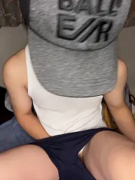 Snapshot of kumatan3434 chatting on 12/20/25, 12:45 kumatan3434 online show from 12/20/25, 12:45