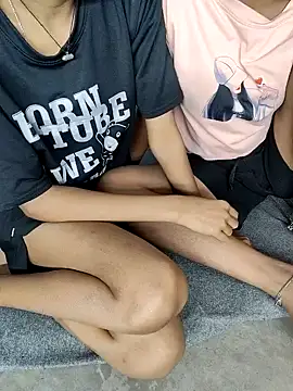 Snapshot of Unique_girls90 chatting on 03/16/26, 06:50 Unique girls90 online show from 03/16/26, 06:50