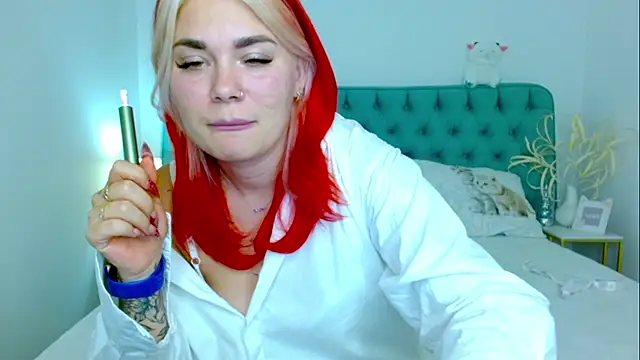 Naughty kittyy1 online show from 10/03/25, 07:55