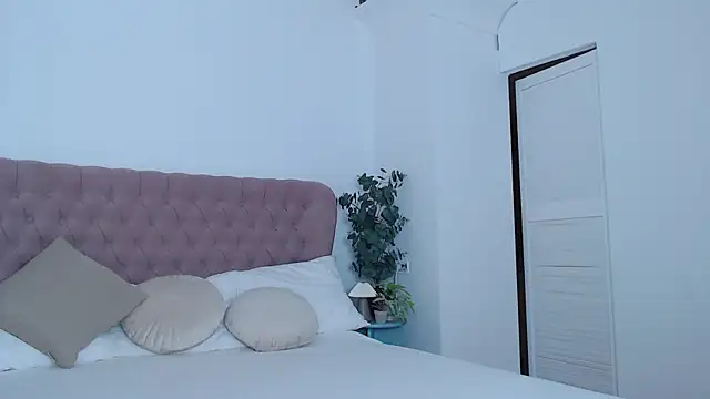 Naughty kittyy1 online show from 10/16/25, 07:31