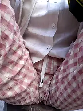 Snapshot of Bum_538 chatting on 11/15/25, 09:06 Bum 538 online show from 11/15/25, 09:06