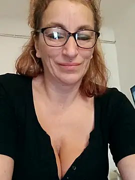 Fifi83Bell online show from 11/16/25, 12:55