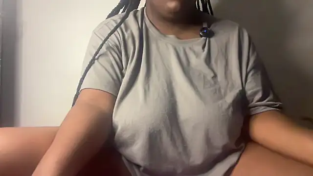 nanaisbackk online show from 10/25/25, 05:04