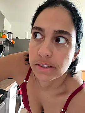 LaPetiteKim online show from 11/05/25, 12:49