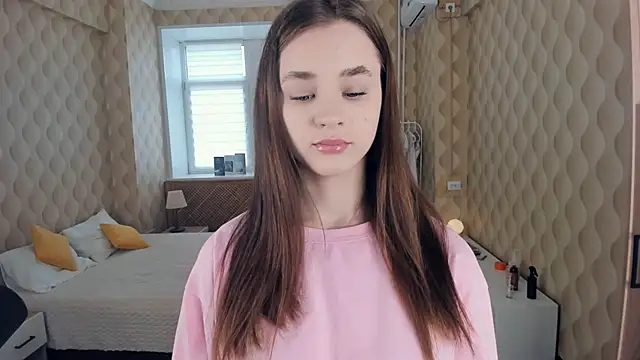 JinnyMcie online show from 10/08/25, 09:40