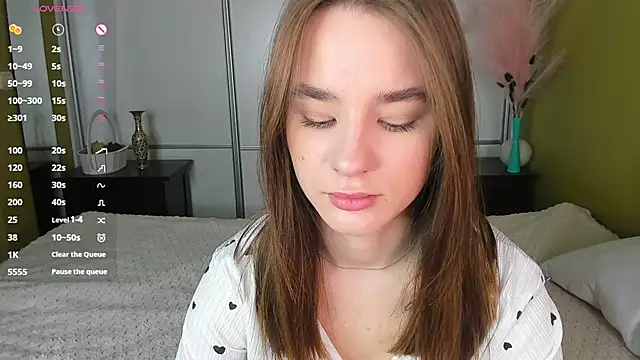 Snapshot of JinnyMcie chatting on 03/26/26, 09:37 JinnyMcie online show from 03/26/26, 09:37