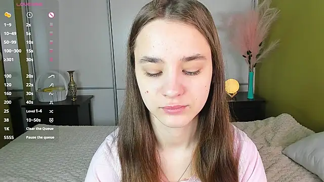 Snapshot of JinnyMcie chatting on 03/31/26, 10:04 JinnyMcie online show from 03/31/26, 10:04