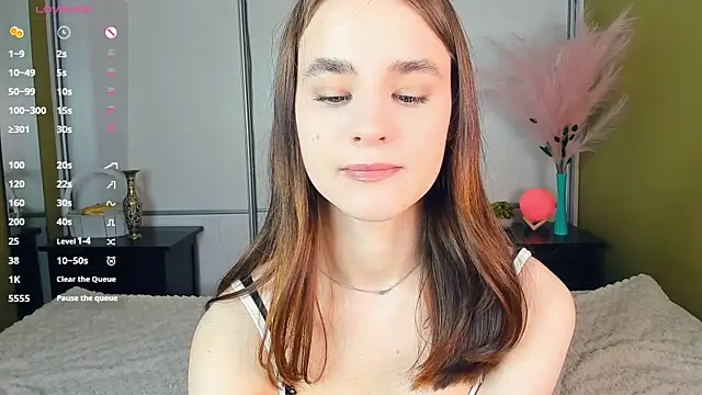 Snapshot of JinnyMcie chatting on 04/03/26, 11:41 JinnyMcie online show from 04/03/26, 11:41