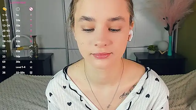 Snapshot of JinnyMcie chatting on 04/11/26, 07:45 JinnyMcie online show from 04/11/26, 07:45