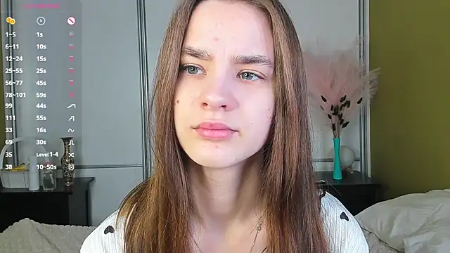 Snapshot of JinnyMcie chatting on 04/15/26, 08:54 JinnyMcie online show from 04/15/26, 08:54