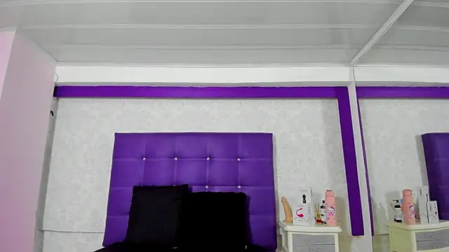 LeaMoreau22 online show from 10/19/25, 11:22